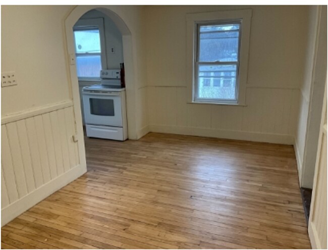 Building Photo - 29 River St