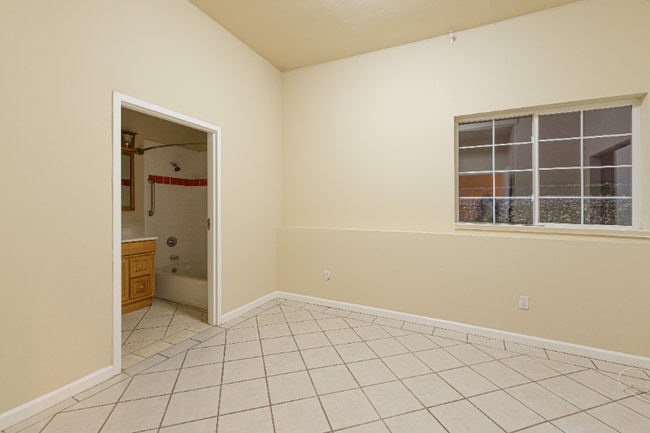 Foto del edificio - 150 Caldecott Ln