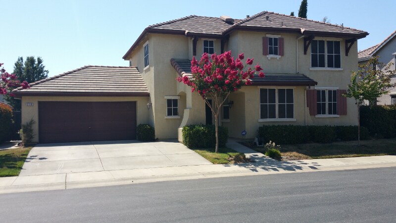 Primary Photo - 210 Anjou Cir