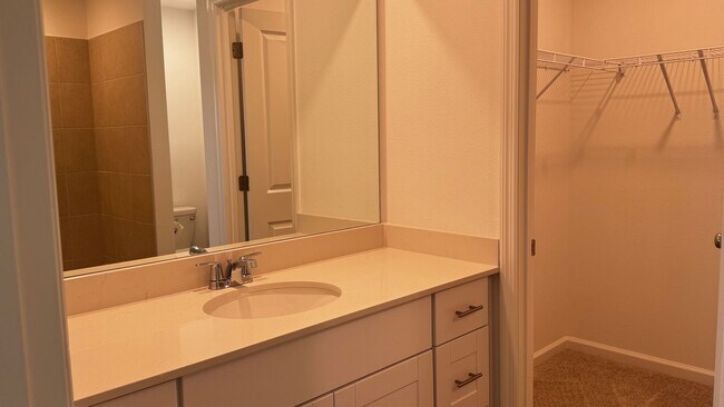 Building Photo - 4957 SW 83rd Pl
