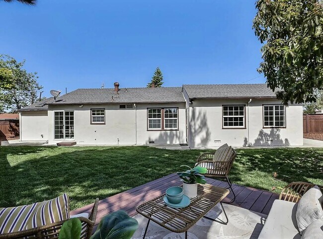 Foto del edificio - 399 N Sunnyvale Ave