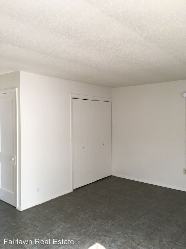 Foto del edificio - Studio, 1 bath Apartment - 1512 W. Healey St.