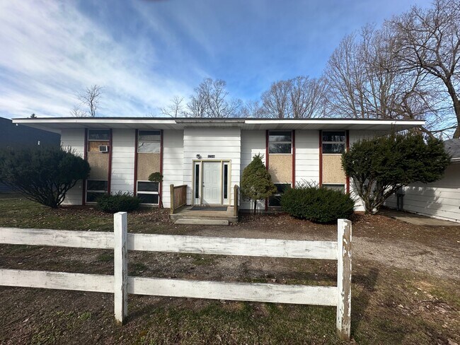 Building Photo - 12346 Smith St