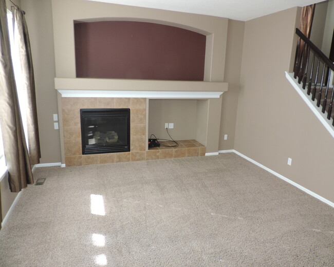 Foto del edificio - Conservatory 4 Bedroom Home (Available Imm...