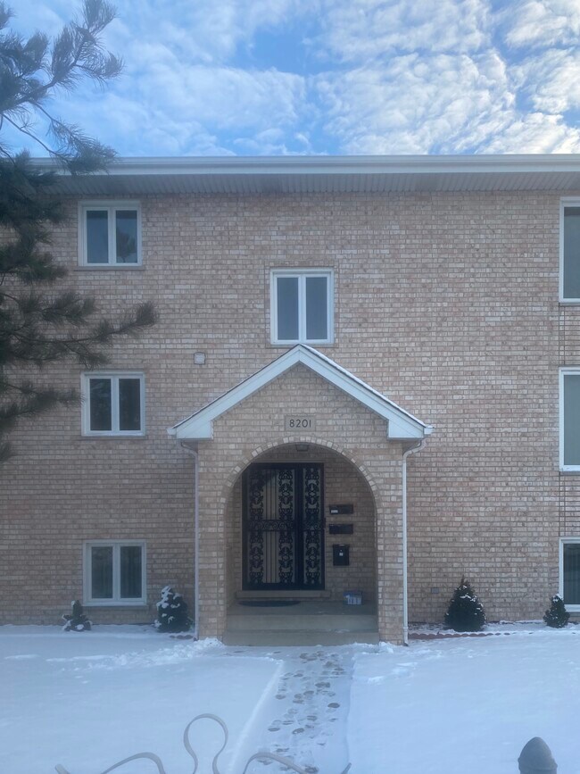 Building Photo - 8201 W 79th St