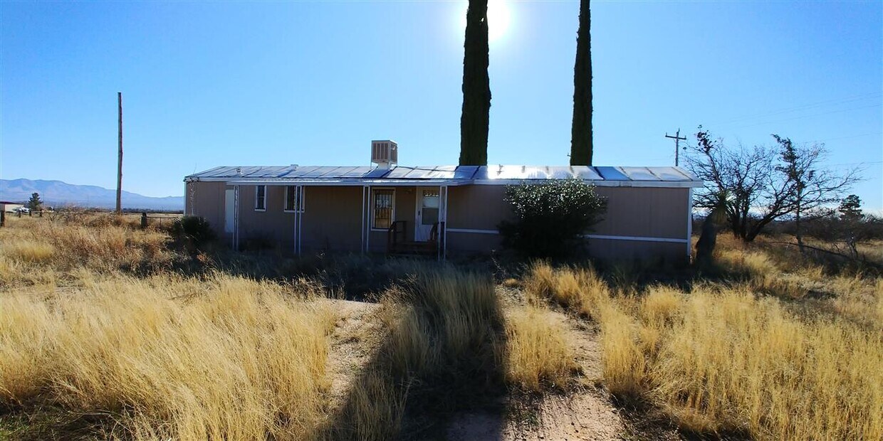 Primary Photo - 10426 S Corgi Ranch Rd