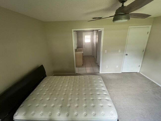 Foto del edificio - 4449 Ironstone Cir