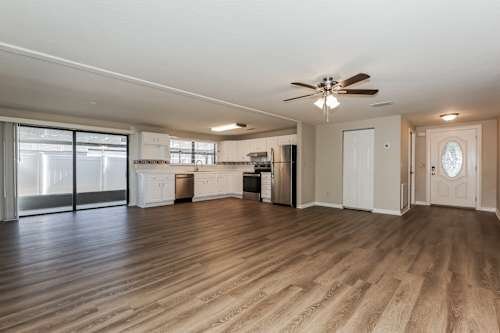 Foto del edificio - 6828 Eden Ln