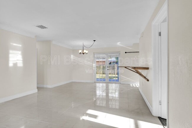 Photo - 1821 Montague St House