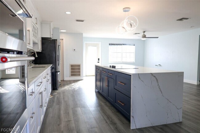 Foto del edificio - 1206 SE 23rd Pl