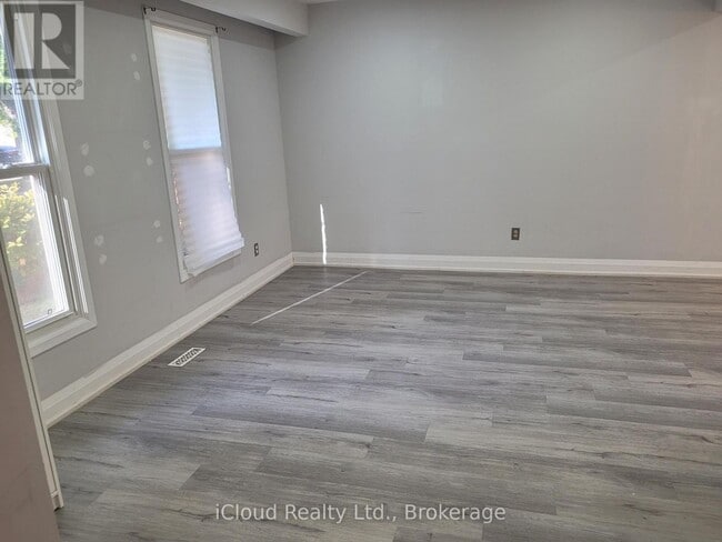 Building Photo - 8087 Aintree Dr