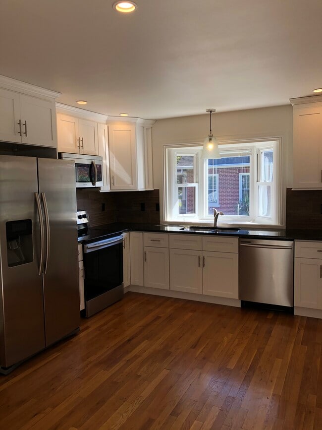 Building Photo - 1608 Linden Ave