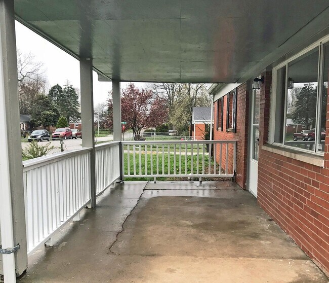 Foto del edificio - Nice 3 BR Home! Off-Street Parking, W/D Hookups, Fenced Yard, Utility Room, Pets Ok!