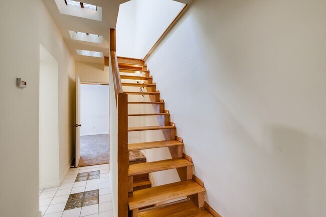 Foto del edificio - 1127 S Hanover St