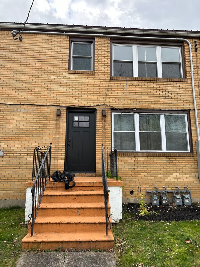 Building Photo - 203 W Woodside Ave