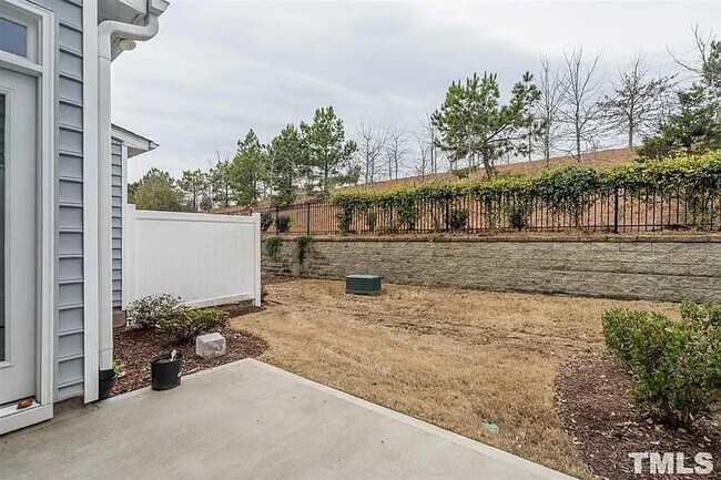 Building Photo - 327 Acorn Hollow Plz