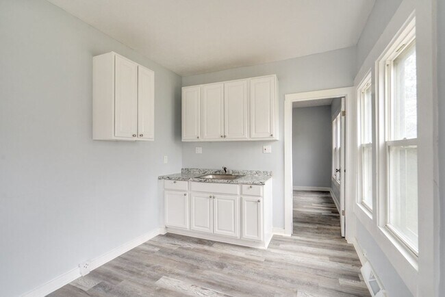 Foto del edificio - 614 Madison Ave