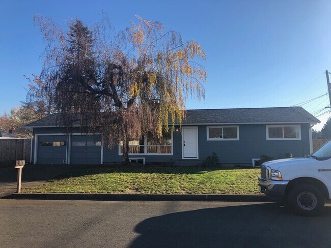 Building Photo - BEAUTIFUL UPDATED FOUR BEDROOM NEAR DOWNTOWN