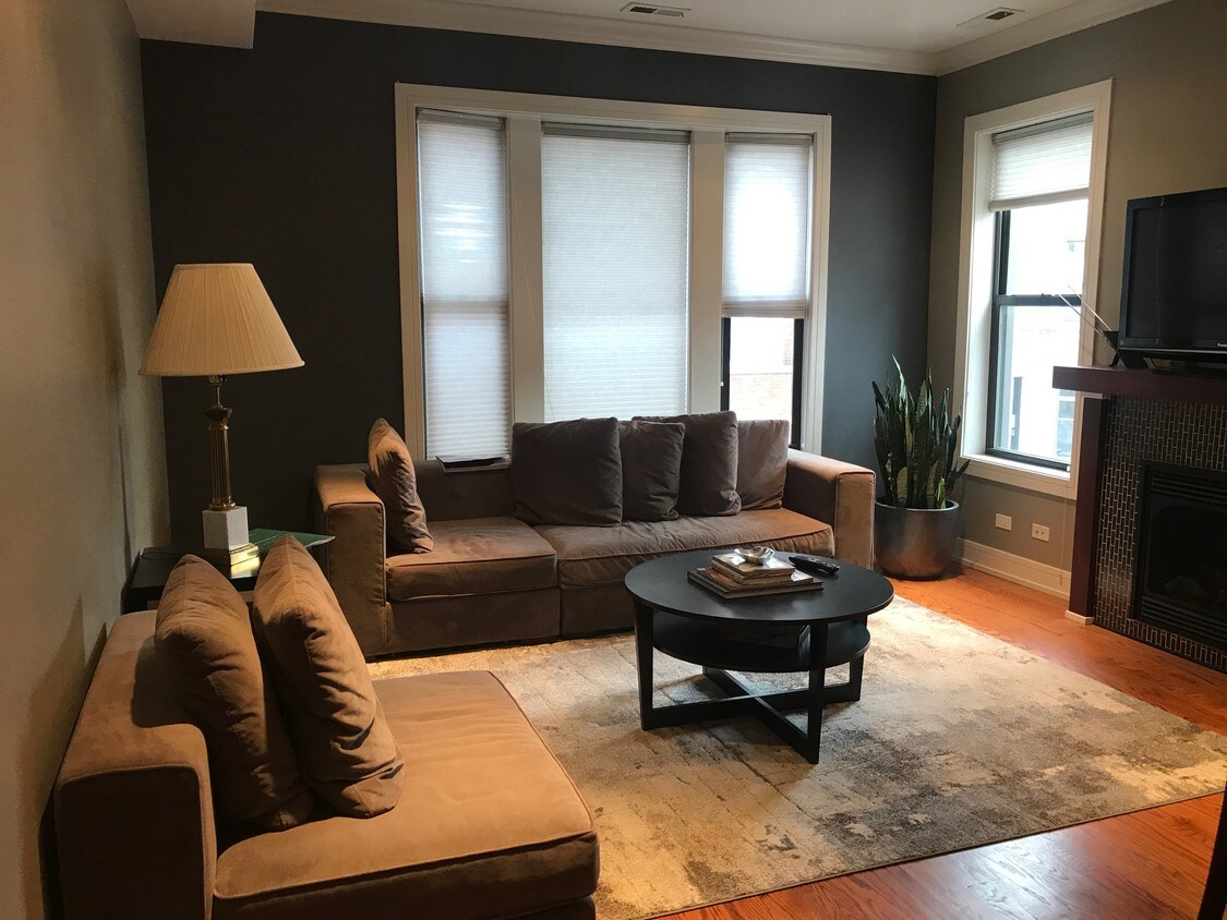 2430 N Geneva Terrace