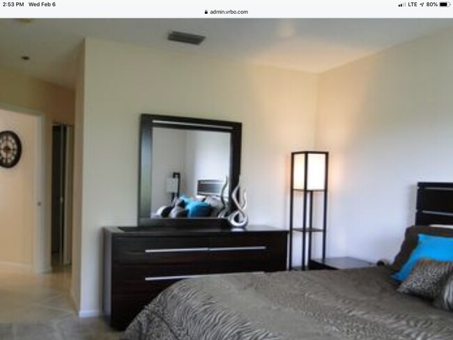 Master bedroom - 5265 Brisata Circle