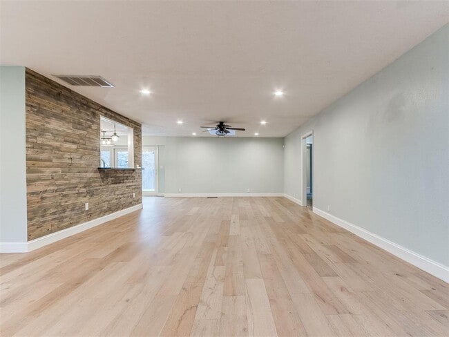 Foto del edificio - 1428 Cinderella Ave