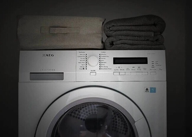 Building Photo - 331 E Houston St