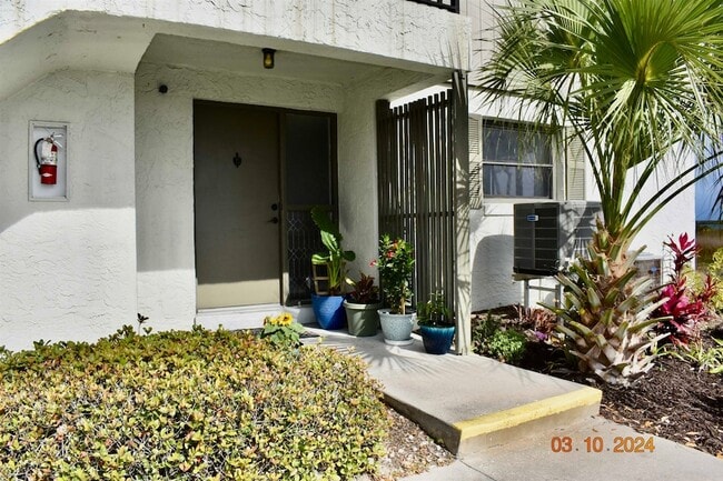 Building Photo - 15 Cartagena Ct