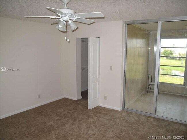 Foto del edificio - 7561 NW 1st St