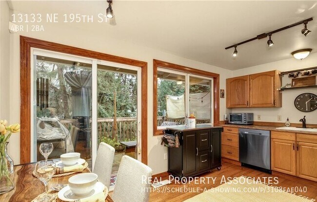 Building Photo - Beautiful 4 bedroom home minutes from down...