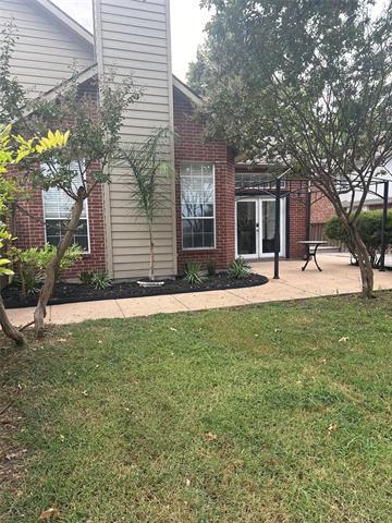 Foto del edificio - 9213 Briarcrest Dr