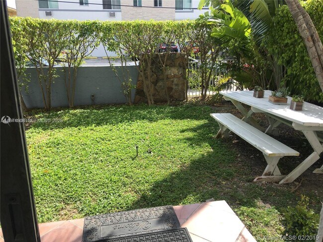 Foto del edificio - 1801 S Treasure Dr