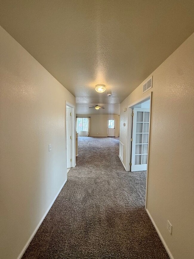 Building Photo - 3 bedroom, 2 Bath Ranch Home with 2 Car Attached Garage (WEEKLY MOWING INCLUDED) in South Fort Co...