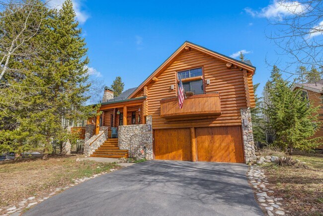 Foto del edificio - New to the market!  Log home in Frisco!  L...
