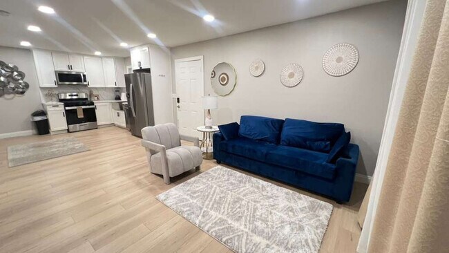 Foto del edificio - 321 W Park Ave