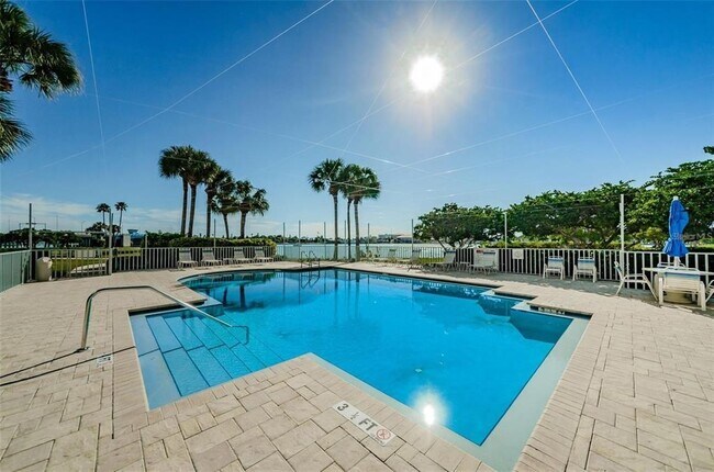 Foto del edificio - 7912 Sailboat Key Blvd S