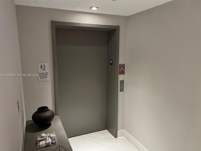 Building Photo - 16385 Biscayne Blvd