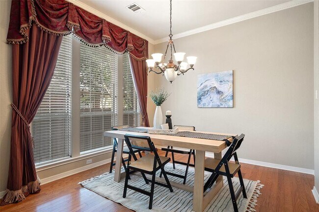 Building Photo - 1502 Azalea Dr