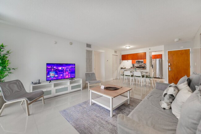 Foto del edificio - 1200 Brickell Bay Dr