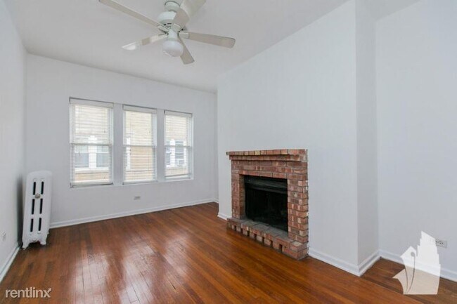 Building Photo - 6775 W Wrightwood Ave