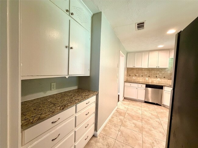 Foto del edificio - 6637 Lozier St
