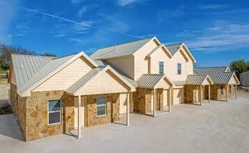 Building Photo - 121 Winners Cir