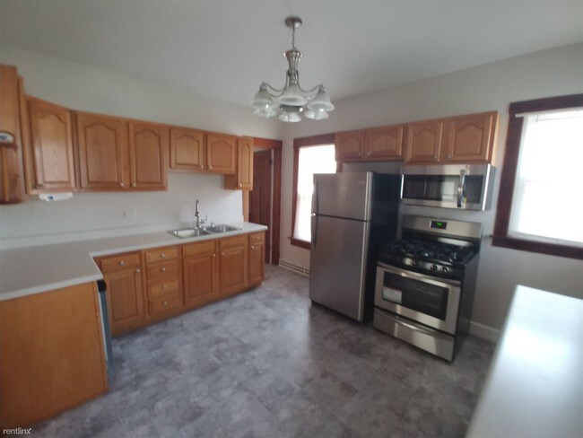 Building Photo - 3 br, 2 bath House - 2211 Green St