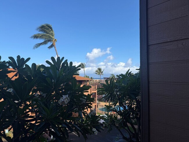 Foto del edificio - Lahaina Condo W/ Pool