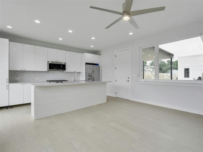 Foto del edificio - 313 Blackson Ave