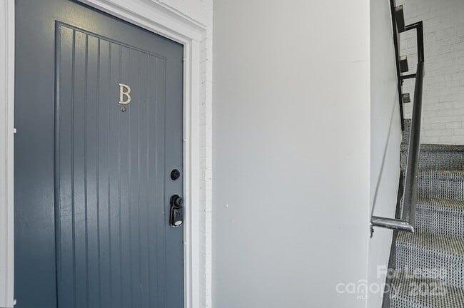 Building Photo - 4911 Park Rd