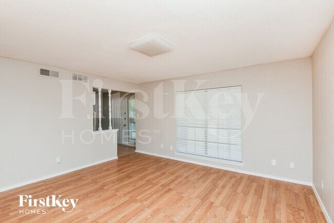 Foto del edificio - 7700 Castillo Rd