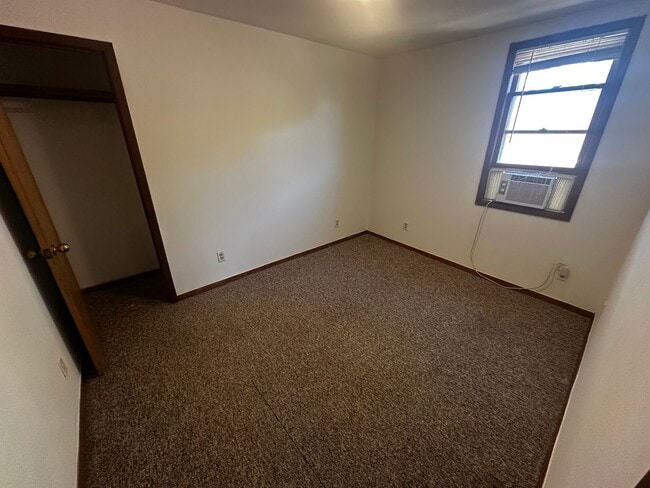 Building Photo - 2403 Patee St