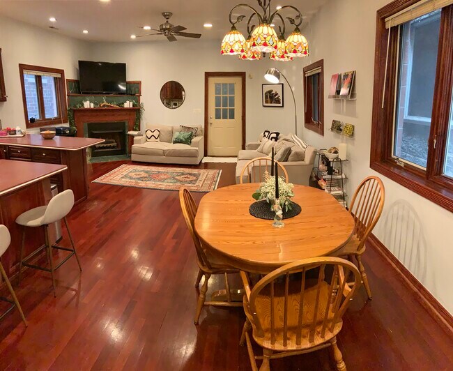 Foto del edificio - 1460 W Cortez St