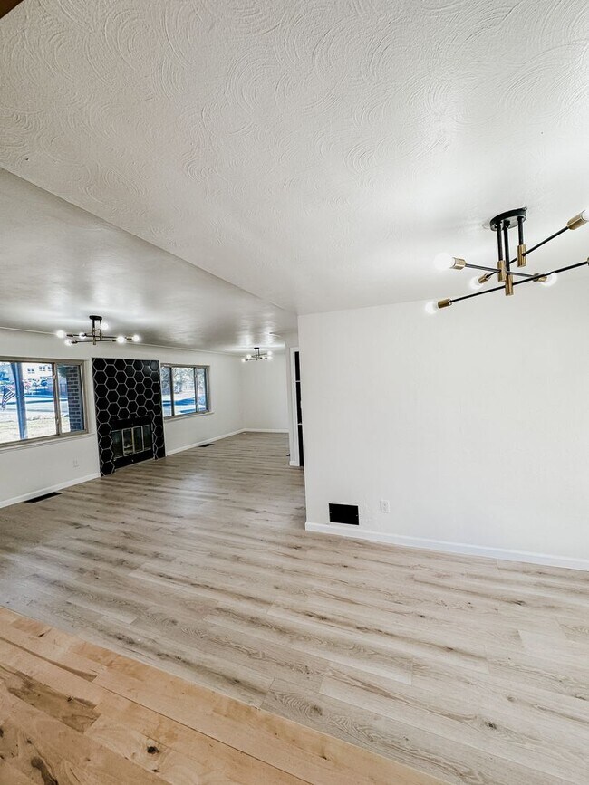 Building Photo - 5210 W 28th Ave