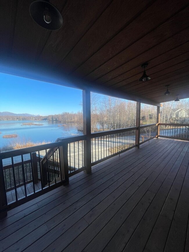 Building Photo - Amazing custom built Alaskan Log home acro...